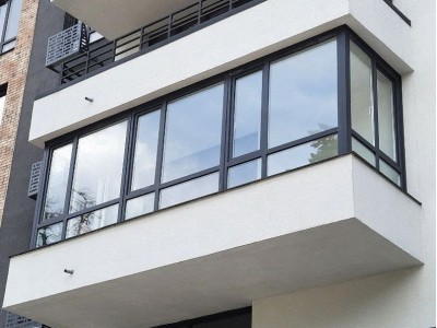 Cкління балконів та лоджій в апарт-комплексі в Пуща-Водиці