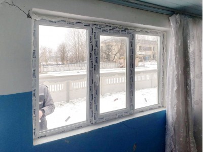 Реконструкція адмінбудівель в с. Левковичі (заміна вікон)